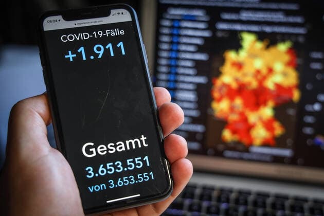 Coronavirus in Germany Covid 19 Dashboard of the Robert Koch Institute 25 05 2021 Robert Koch Institute 7 days Incidence 58.4 7 days Number of cases 48 591 COVID 19 cases 3 653 551 Addition of 1 911 compared to the previous day COVID 19 deaths 87 456 Addition of 33 compared to the previous day