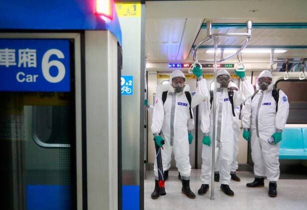 May 25, 2021, Taioei, Taipei, Taiwan: Military officers disinfecting public areas in Taipei travel on the subway following a continuous rise in the number of domestic Covid-19 cases, with a nationwide Level 3 Covid-19 alert being extended to 14 June 2021. Taiwan reported 281 new domestic cases and 261 adjusted domestic cases on 25 May, according to Taiwan Center for Disease Control. Taioei Taiwan - ZUMAs313 20210525_zip_s313_014 Copyright: xDanielxCengxShou-Yix