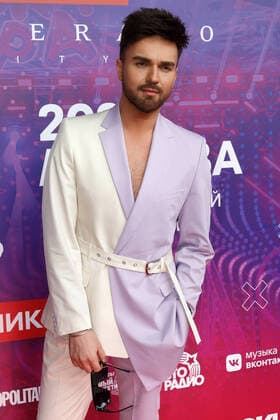 Bilder des Jahres 2021, Entertainment 05 Mai Entertainment Bilder des Tages MOSCOW, RUSSIA - MAY 25, 2021: Singer Alexander Panayotov attends the pre-party event for the ZHARA Music Awards 2021 ceremony at the Zafferano restaurant. Mikhail Japaridze TASS  TS10152A