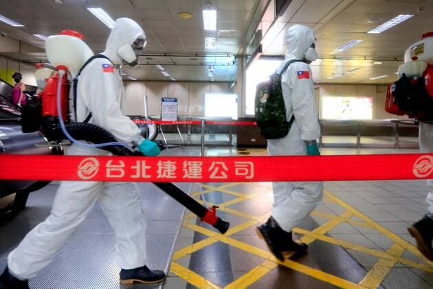 Virus Outbreak Taiwan Military disinfections have been extended in public areas and transportations across the island particularly in Taipei,, following an increasing number of domestic Covid-19 cases, in Taipei, Taiwan, on 26 May 2021. Taiwan Center for Disease Control on Wednesday reported 304 new domestic cases, 331 adjusted cases, and 11 deaths while facing inadequate vaccines supply in the face of the ongoing community transmission. Taipei Taiwan ceng-notitle210526_npUHq  Copyright: xCengxShouxYix
