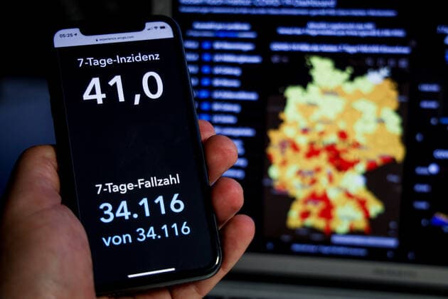 Coronavirus in Germany Covid 19 Dashboard of the Robert Koch Institute 27 05 2021 Robert Koch Institute 7 days Incidence 41.0 7 days Number of cases 34 116 COVID 19 cases 3 662 490 Addition of 6 313 compared to the previous day COVID 19 deaths 87 995 Addition of 269 compared to the previous day
