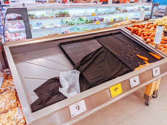 May 27, 2021: Melbourne, Australia - May 27, 2021: Victorian State Government announces a circuit breaker lockdown for 7 days, which results in panic buying at supermarkets across Victoria. This is due to the rises in cases of Coronavirus or COVID-19. - ZUMAp121 20210527_zsp_p121_019 Copyright: xChrisxPutnamx
