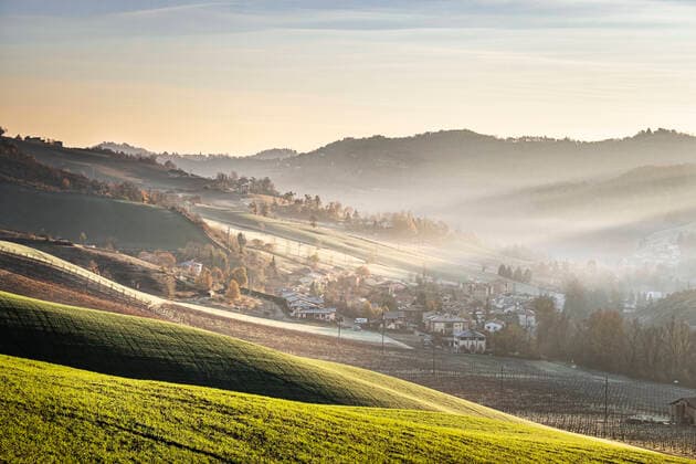 Sunrise light in the mist on gentle hills in the countryside, Emilia Romagna, Italy, Europe Copyright: FrancescoxFanti 1336-381