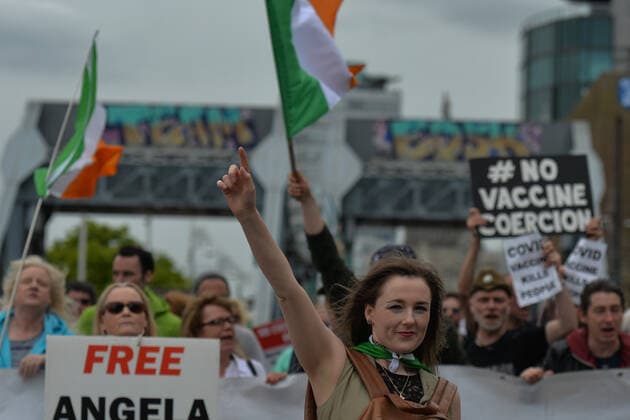 Anti-Vaccination Protest In Dublin Anti-Vaccination, anti-mask and anti-pandemic protesters march in the center of Dublin. On Thursday, 27 May 2021, in Dublin, Ireland. Dublin Ireland widak-antivacc210527_npqsi  Copyright: xArturxWidakx