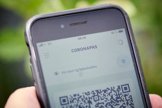 New coronapas app can now be downloaded Copenhagen, Friday 28 May 2021 In the app it will be possible for the user to switch between two settings for use in Denmark and abroad, so that only the necessary information is displayed. The app can be used to document a valid coronapas in both in Denmark and when traveling in the EU, Copenhagen Denmark  Copyright: RitzauxScanpix SignexGoldmannx COP108 spdk20210528-111249-L