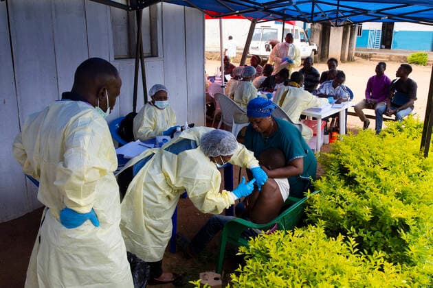 DRC, Democratic Republic of the Congo: Ebola treatment centres (ETCs) in Beni DRC, Democratic Republic of the Congo: Ebola treatment centre (ETC) in Beni. Vaccination campaign among the population: doctors use experimental vaccines in a treatment centre run by the humanitarian medical aid organization Alliance for International Medical Action (ALIMA) This tenth epidemic is the biggest ever recorded in DRC and is particularly worrying in the area of Butembo - Beni Beni Nord kivu Africa; Central Africa; Democratic Republic of the Congo  Copyright: xCloarec Andia.frx 345306