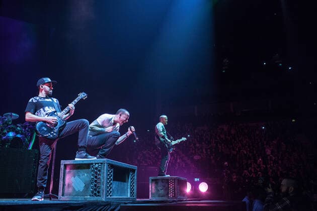 Linkin Park The American rock band Linkin Park performs a live concert at the O2 Arena in London. Here lead vocalist Chester Bennington (C) is pictured live on stage with guitarist and rapper Mike Shinoda (L). UK, 23 11 2014. London United Kingdom O2 Arena  Copyright: xGonzalesxPhoto MichaelxHornbogenx