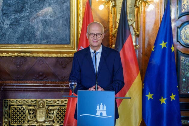 Hamburg Senate informs about upcoming opening steps during the Corona Pandemic First Mayor Dr Peter Tschentscher Hamburg Senate informs about upcoming opening steps during the Corona Pandemic First Mayor Dr Peter Tschentscher , Hamburg Hamburg Germany City Hall