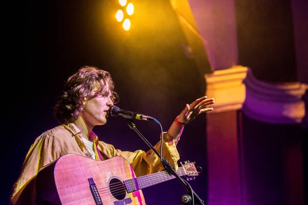 With great media interest the first indoor concert in Germany in 2021 took place on 28 5 2021 after a seven month break Due to the low incidence the Felsenkeller Leipzig decided to invit