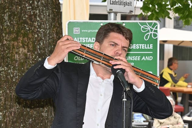 First of four parts of the event Hausmusikroas , with local folk musicians, on squares of the town of Gmunden, in the Upper Austrian Salzkammergut, as part of the Salzkammergut Festival Gmund