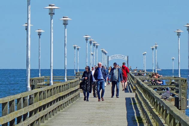 Slowly normality returns to Usedom Day visitors and holidaymakers from Mecklenburg Vorpommern enjoy the freedom Hoteliers and restaurants are ready for the big rush on 4 June, when holidaymakers from other federal states can come 30 05 2021 in Ahlbeck Coronavirus