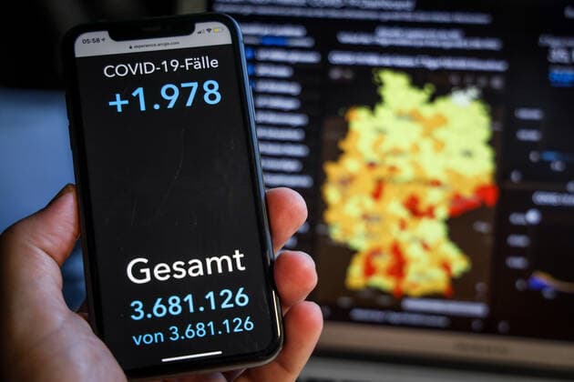 Coronavirus in Germany Covid 19 Dashboard of the Robert Koch Institute 31 05 2021 Robert Koch Institute 7 days Incidence 35.1 7 days Number of cases 29 229 COVID 19 cases 3 681 126 Addition of 3 852 compared to the previous day COVID 19 deaths 88 442 Addition of 36 compared to the previous day