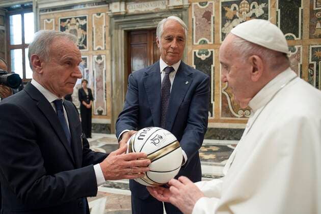 May 31,2021 : Pope Francis received in Audience the Delegation of the Italian Basketball Federation on the occasion of the centenary of the birth of the Federation at the Apostolic Palace in the Vatican.  Copyright: x VATICANxMEDIAx CPPx xIPAx x CatholicxPressxPhotox