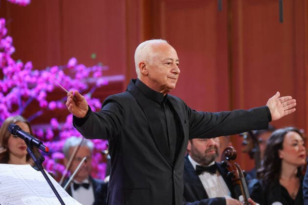 Entertainment Bilder des Tages MOSCOW, RUSSIA - MAY 31, 2021: Vladimir Spivakov, artistic director and principal conductor of the National Philharmonic of Russia, performs at the 10th Oleg Yankovsky Creative Discovery Award ceremony as part of the 2021 Chereshnevy Les Wild Cherry Forest Open Art Festival in the Grand Hall of Moscowâ€™s Tchaikovsky Conservatory. Vyacheslav Prokofyev TASS  TS102493