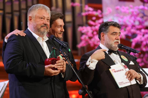 MOSCOW, RUSSIA - MAY 31, 2021: Actor Sergei Stepanchenko (L) wins a prize at the 10th Oleg Yankovsky Creative Discovery Award ceremony as part of the 2021 Chereshnevy Les Wild Cherry Forest Open Art Festival in the Grand Hall of Moscowâ€™s Tchaikovsky Conservatory. Vyacheslav Prokofyev TASS  TS10249F