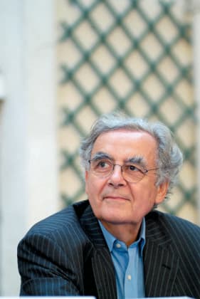 Bernard Pivot (2005) Lyon (central eastern France), on 2005 08 30: Bernard Pivot, French journalist, writer and host of cultural television programmes Lyon France  Copyright: xSoudanxE Alpaca Andia.frx 360705