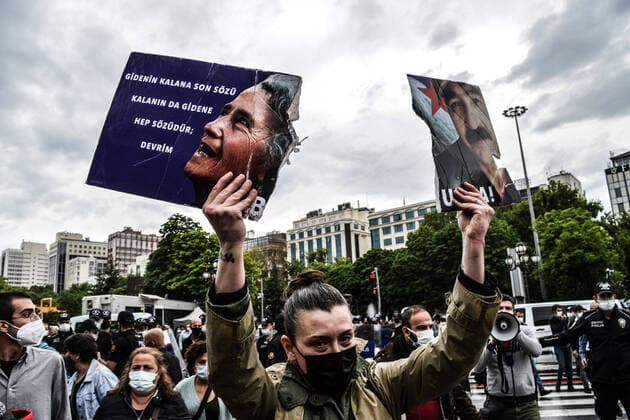 Bilder des Jahres 2021, News 06 Juni News Themen der Woche KW22 News Bilder des Tages Eighth anniversary of Gezi Park protests in Ankara A demonstrator holds up a placard that was ripped apart by police forces during a protest that marks the eighth anniversary of the Gezi Park protests in Ankara, Turkey, on Tuesday, June 1, 2021. Ankara Turkey gocherimagery210601_009  Copyright: xAltanxGocherx