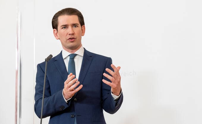 20210601 Press statements on the increasing willingness to vaccinate VIENNA, AUSTRIA - JUNE 1: Federal Chancellor Sebastian Kurz (OEVP) giving a press statement on the increasing willingness to vaccinate at Federal Chancellery on June 1, 2021 in Vienna, Austria. WIEN, OESTERREICH - 1. JUNI: Bundeskanzler Sebastian Kurz (OEVP) bei einem Pressestatement zur steigenden Impfbereitschaft im Bundeskanzleramt am 1. Juni 2021 in Wien, Oesterreich. 210601_SEPA_32_056 Copyright: xMartinxJuenx SEPAxMedia