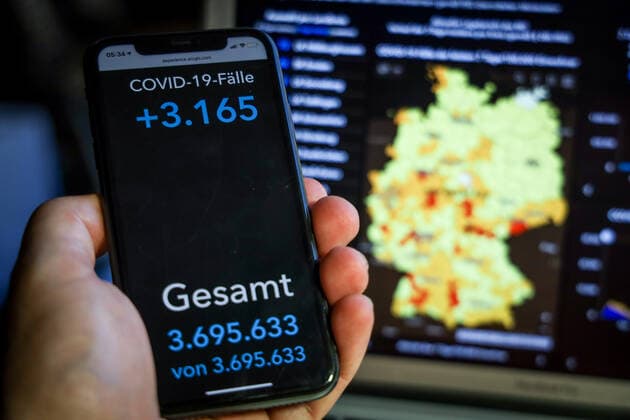 Coronavirus in Germany Covid 19 Dashboard of the Robert Koch Institute 04 06 2021 Robert Koch Institute 7 days Incidence 29.7 7 days Number of cases 24 682 COVID 19 cases 3 695 633 Addition of 3 165 compared to the previous day COVID 19 deaths 89 026 Addition of 86 compared to the previous day