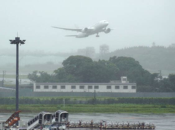Japan to provide 1.24 mil. doses of vaccine to Taiwan A plane carrying COVID-19 vaccine leaves Narita airport near Tokyo for Taiwan on June 4, 2021. Japanese Foreign Minister Toshimitsu Motegi announced the government s decision earlier in the day to provide 1.24 million doses of the vaccine to Taiwan. 