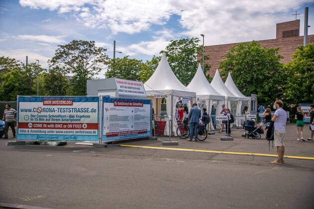 A quick test station in the Leipzig center At the Wilhelm Leuschner place the Internet side corona teststrasse de operates a so-called Bike in quick test center Up-to-date various centers stand in the criticism because there are country widely no test procedures and thus large-scale fraud is possible