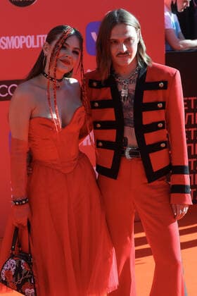 Muz-TV Music Awards in Moskau MOSCOW, RUSSIA â€“ JUNE 4, 2021: Little Big band member Sofya Tayurskaya (L) and Ilya Prusikin at a ceremony to present the 2021 Muz-TV Music Awards, at the Megasport Arena. Sergei Karpukhin TASS  TS103787