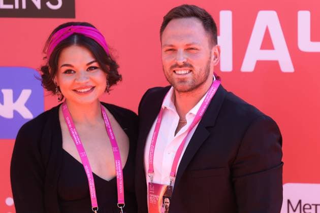 Muz-TV Music Awards in Moskau MOSCOW, RUSSIA â€“ JUNE 4, 2021: Russian Triathlon Federation President Ksenia Shoigu (L) and sports blogger Alexei Stolyarov at a ceremony to present the 2021 Muz-TV Music Awards, at the Megasport Arena. Sergei Karpukhin TASS  TS103761
