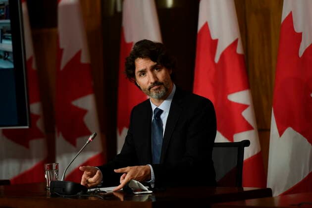 Kanada, Premierminister Justin Trudeau Pressekonferenz in Ottawa June 4, 2021, Ottawa, on, Canada: Prime Minister Justin Trudeau arranges his notes as he listens to a question during a news conference on the COVID-19 pandemic, in Ottawa, on Friday, June 4, 2021. Ottawa Canada  - ZUMAc35_ 20210604_zaf_c35_027 Copyright: xJustinxTangx