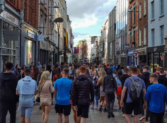 Crowded Outdoor Gatherings In Dublin Crowded Grafton Street in Dublin city center, on Friday afternoon. On Saturday, 4 June 2021, in Dublin, Ireland. Dublin Ireland widak-crowdedo210604_npUNN  Copyright: xArturxWidakx