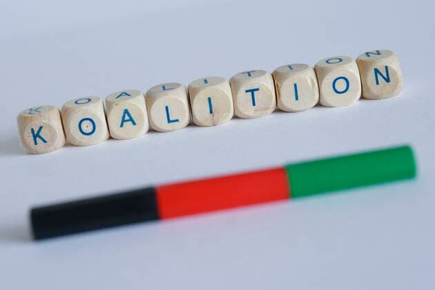 Symbolic image of a government coalition of CDU, SPD and Greens Symbolic photo and theme image of a possible coalition of the parties CDU, SPD and Greens of the so-called Kenya Coalition and Alliance Germany