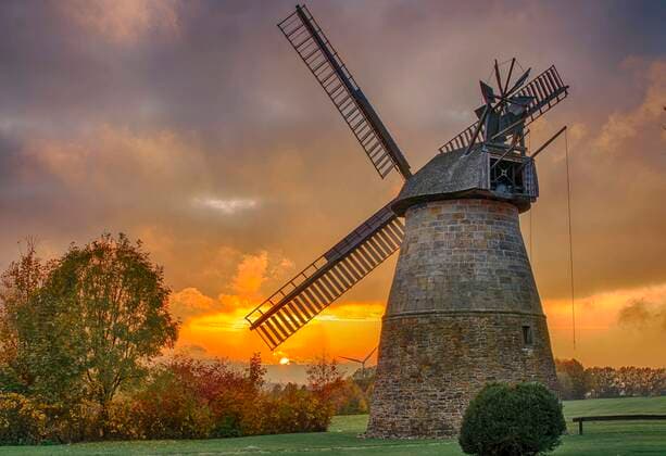 Windmill Eisbergen sunset in autumn, Germany, Europe Copyright: imageBROKER/RolfxFischer iblrfi06755918.jpg