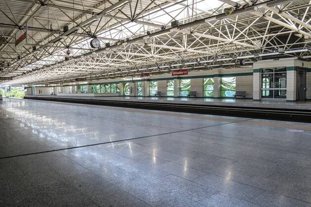 Nationwide Sunday curfews continue in Turkey A deserted metro station during a nationwide Sunday curfew imposed to stem the spread of coronavirus (COVID-19) in Ankara, Turkey, on Sunday, June 6, 2021. Ankara Turkey gocherimagery210606_006  Copyright: xAltanxGocherx
