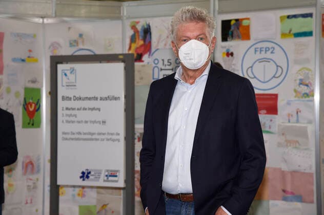 Dieter Reiter at the press event on the occasion of the 500 000 in-patient vaccination at the Munich Vaccination Centre Munich, 06 06 2021 Foto:xS.xAdamx xFuturexImage