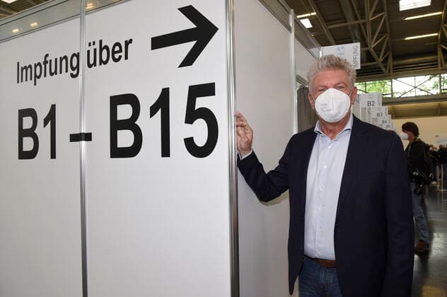Dieter Reiter at the press event on the occasion of the 500 000 in-patient vaccination at the Munich Vaccination Centre Munich, 06 06 2021 Foto:xS.xAdamx xFuturexImage