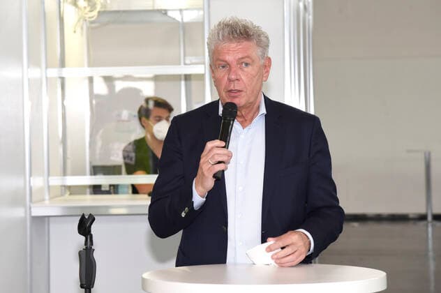 Dieter Reiter at the press event on the occasion of the 500 000 in-patient vaccination at the Munich Vaccination Centre Munich, 06 06 2021 Foto:xS.xAdamx xFuturexImage