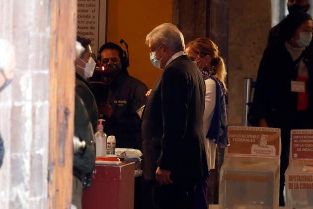 Lopez Obrador Mexical Legislative Elections 2021 MEXICO CITY, MEXICO - JUNE 6: Mexico s President AndrÃ s Manuel Lopez Obrador accompanied by his wife Beatriz Gutierrez Müller voting at the polling place located at the Archbishop s Museum during Mexican Legislative elections to elect federal deputies , Mexico s mayors and Councilman on Nine 6, 2021 in Mexico City, Mexico. Copyright: xLuisxBarronx EYEPIXGROUP_LB_06062021_8314