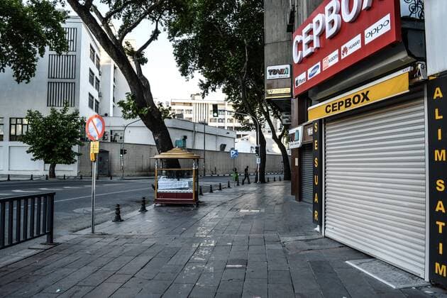 Nationwide Sunday curfews continue in Turkey A man walks on a deserted street in the city centre during a nationwide Sunday curfew imposed to stem the spread of coronavirus (COVID-19) in Ankara, Turkey, on Sunday, June 6, 2021. Ankara Turkey gocherimagery210606_012  Copyright: xAltanxGocherx