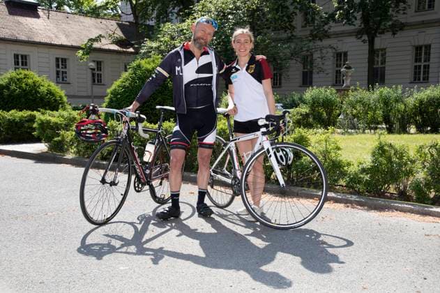 Sven Walser und Tochter Carlotta Walser beim Start zur 6. Etappe der HerzRadtour zugunsten der Stiftung KinderHerz vor dem Deutschen Herzzentrum Berlin. Berlin, 07.06.2021 *** Sven Walser and daughter Carlotta Walser at the start of the 6th stage of the HerzRadtour for the benefit of the KinderHerz Foundation in front of the German Heart Institute Berlin Berlin, 07 06 2021 Foto:xS.xGabschx xFuturexImage
