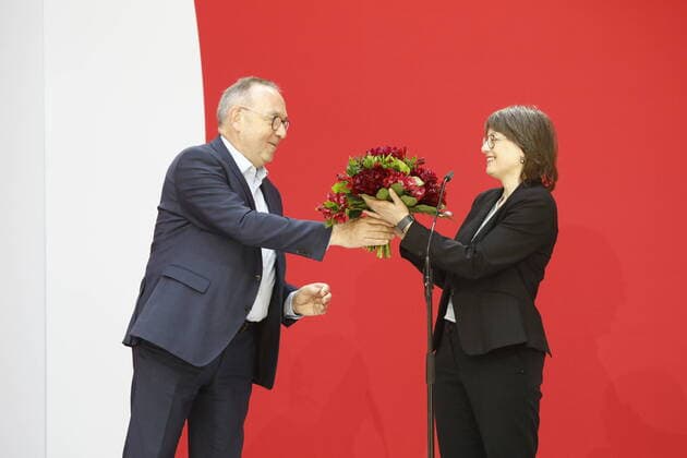 Bilder des Jahres 2021, News 06 Juni News Themen der Woche KW23 News Bilder des Tages Norbert Walter-Borjans, SPD Parteivorsitzender, SPD-Spitzenkandidatin bei der Landtagswahl in Sachsen-Anhalt, Katja Pähle, Deutschland, Berlin,Pressekonferenz der SPD *** Norbert Walter Borjans, SPD party chairman, SPD top candidate in the state parliamentary elections in Saxony-Anhalt, Katja Pähle, Germany, Berlin,SPD press conference