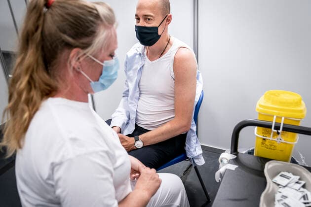 Minister of Health Magnus Heunicke to be vaccinated by Henriette against covid 19 in Ishoej, Monday 7 June 2021 Minister of Health to be vaccinated with Pfizer BioNTech, Ishoej Denmark  Copyright: RitzauxScanpix MadsxClausxRasmussenx cop102 spdk20210607-174854-L