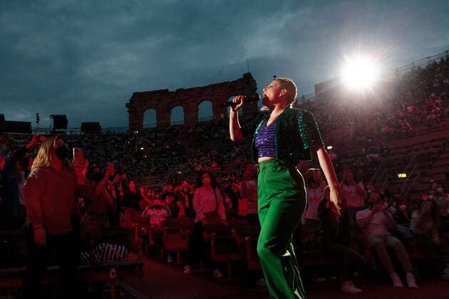 Emma Marrone Performs In Verona Emma Marrone performs on stage during the Fortuna Live 2021 Tour at Arena di Verona on June 7, 2021 in Verona, Italy. Verona Italy ciancaglini-fortunal210607_npYPT  Copyright: xEmmanuelexCiancaglinix