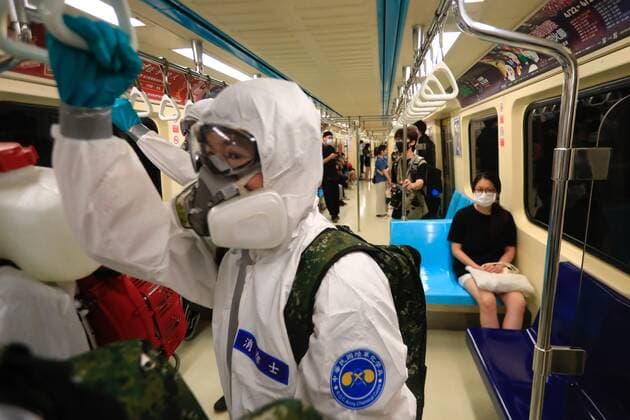 Military Disinfection Amid Rising Covid-19 Cases Military officers disinfect public areas and transport in Taipei, following a outbreak across the island with an increasing number of domestic infections and deaths related to the Covid-19 disease, in Taipei, Taiwan, 8 June 2021. Taipei Taiwan ceng-notitle210608_npNAJ  Copyright: xCengxShouxYix