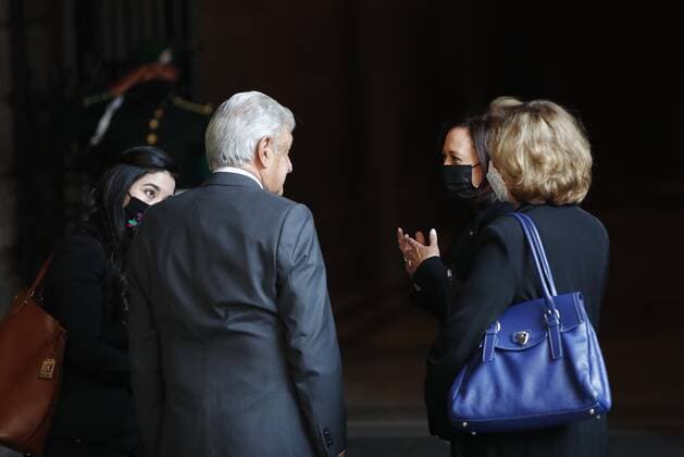 Mexico City (Mexico); 08 06 2021.- The president of Mexico, Andres Manuel Lopez Obrador (2L), receives the vice president of the United States, Kamala Harrisen (2R), at the National Palace, in Mexico City, Mexico, 08 June 2021. Harris arrived at the National Palace on Tuesday to meet Lopez Obrador, with whom she will address the migration crisis in the region. Harris arrives at the National Palace of Mexico to meet with López Obrador !ACHTUNG: NUR REDAKTIONELLE NUTZUNG!  Copyright: xJosexMendezx MEX4170 20210608-637587719096741089