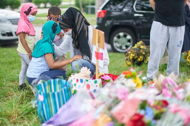 June 8, 2021, London, Ontario, Canada: Kira Stephani of Oshawa, Ont. talks with her daughter Aisha Sayyed at the scene of Sunday s hate-motivated vehicle attack in London, Ont. on Tuesday, June 8, 2021, which left four members of a Muslim family dead and sent their youngest boy to hospital. London Canada  - ZUMAc35_ 20210608_zaf_c35_076 Copyright: xGeoffxRobinsx