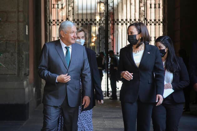 STYLELOCATIONU.S. Vice President Kamala Harris and Mexican President Andres Manuel Lopez Obrador tour the National Palace during arrival ceremonies June 8, 2021 in Mexico City, Mexico. Mexico City Mexico City - ZUMAp138 20210608_zaa_p138_002 Copyright: xJessicaxRamoÂ­Rez PresidenciaxDex