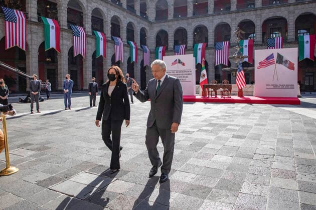 STYLELOCATIONU.S. Vice President Kamala Harris and Mexican President Andres Manuel Lopez Obrador tour the National Palace during arrival ceremonies June 8, 2021 in Mexico City, Mexico. Mexico City Mexico City - ZUMAp138 20210608_zaa_p138_005 Copyright: xCarlosxRamosxMamahua Presidenciax