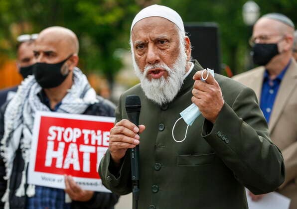 June 8, 2021, Calgary, ab, Canada: Imam Syed Soharwardy speaks at a vigil to honour the memory of the four members of Muslim family that died and the youngest boy who is in hospital in London, Ont., on the steps of Calgary City Hall in Calgary, Alta., Tuesday, June 8, 2021. Calgary Canada - ZUMAc35_ 20210608_zaf_c35_189 Copyright: xJeffxMcintoshx