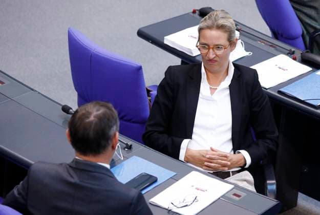 News Bilder des Tages AfD Fraktionsvorsitzende Alice Weidel, Deutschland, Berlin, Reichstag, Fraktionen gedenken des Überfalls auf die Sowjet­union vor 80 Jahren *** AfD parliamentary group leader Alice Weidel, Germany, Berlin, Reichstag, parliamentary groups commemorate the invasion of the Soviet Union 80 years ago