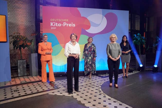 Presentation of the German KITA Award 2021 Current, 09 06 2021, Berlin, Moderator Barbara Schoeneberger together with Federal Minister for Family Affairs Christine Lambrecht SPD , Dr Heike Kahl the Managing Director of the German Child