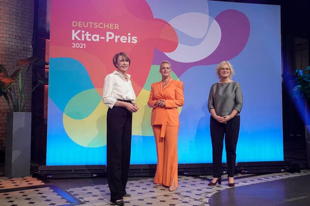 Presentation of the German KITA Award 2021 Current, 09 06 2021, Berlin, Moderator Barbara Schoeneberger together with Federal Minister for Family Affairs Christine Lambrecht SPD , Dr Heike Kahl the Managing Director of the German Child